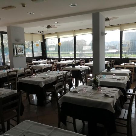 Sestosenso Food Drink Sleep Ristorante Pizzeria Alloggi Cesena Buitenkant foto