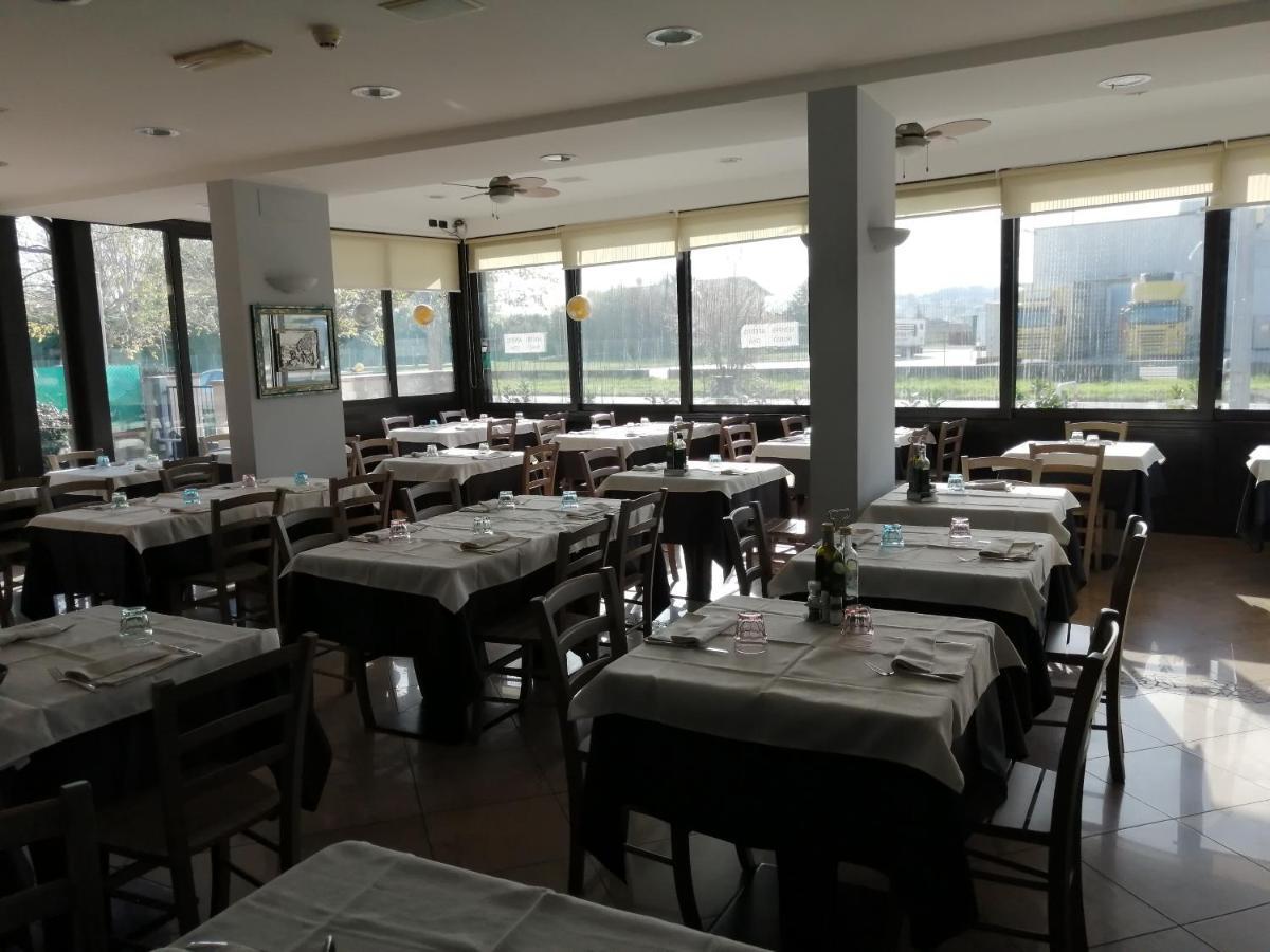 Sestosenso Food Drink Sleep Ristorante Pizzeria Alloggi Cesena Buitenkant foto